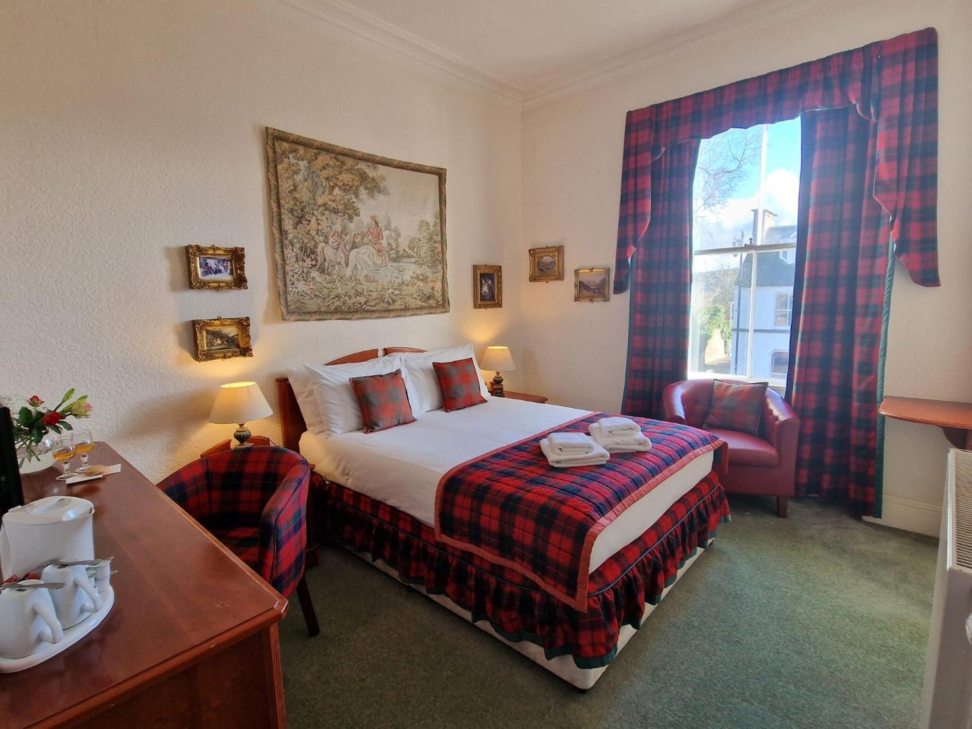 Lovat Arms Hotel 3*